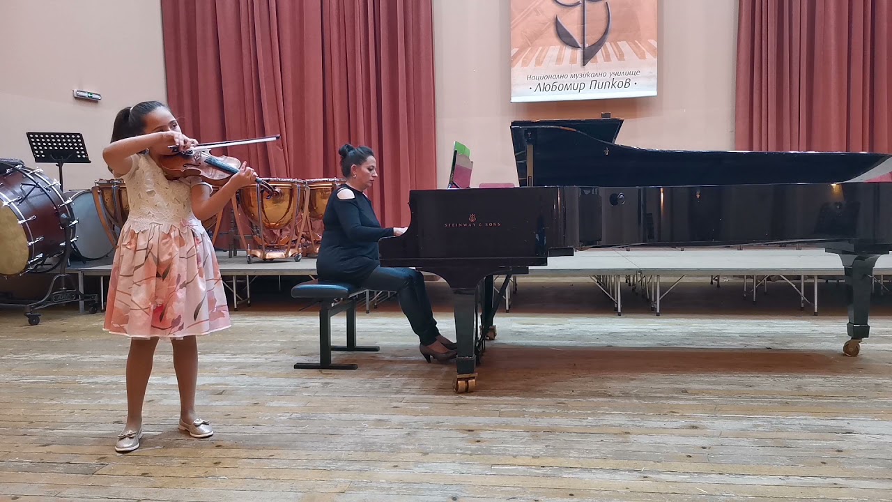 Souvenir de SarasatePotstockBogomila Krasteva YouTube