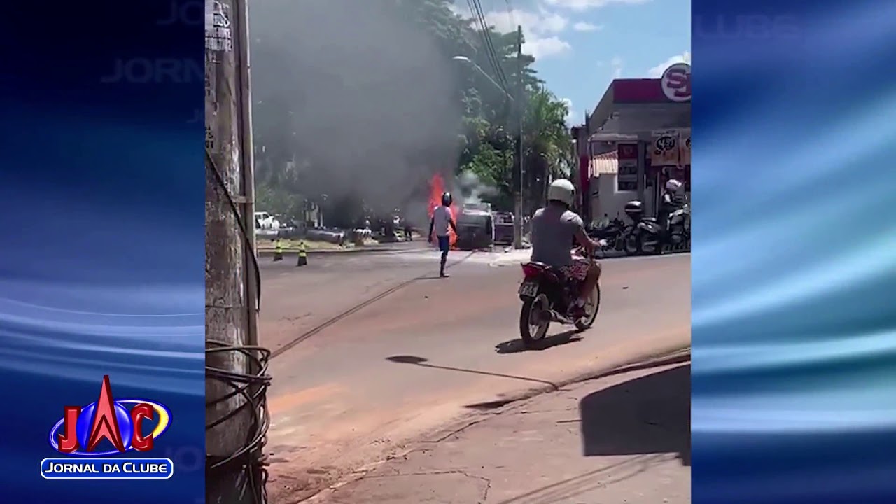 Kombi pega fogo na Avenida do Café em Ribeirão Jornal da