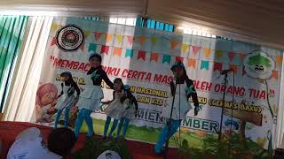 Video <span aria-label=