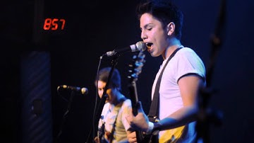 Breakthrough - "Sidewalk" (Live at Jammin