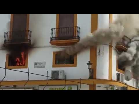 Incendio en un bar de la Plaza del Ayuntamiento. 16-03-23