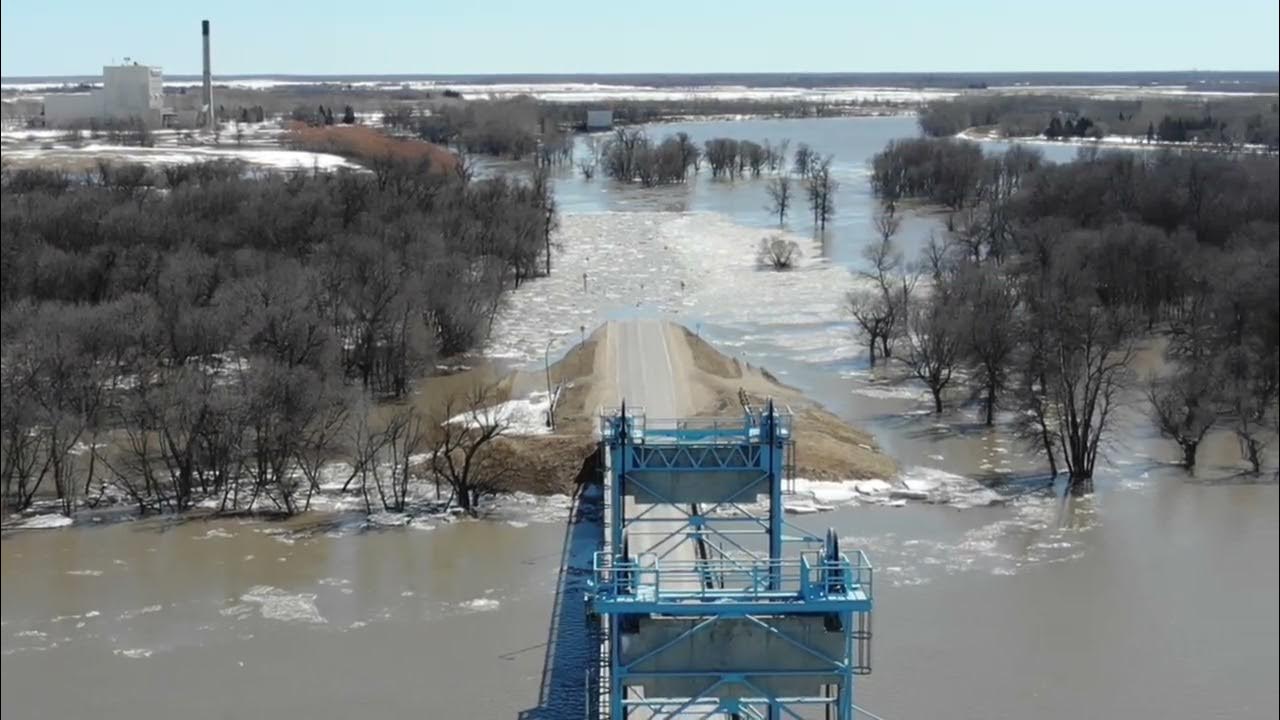 Apr 8/22 Selkirk Bridge Red River and flooding in St. Clements on