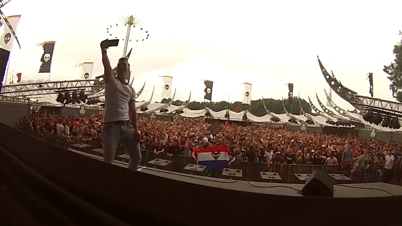 FAKE DROP AT DEFQON.1 (Degos & Re-Done b2b with MYST)