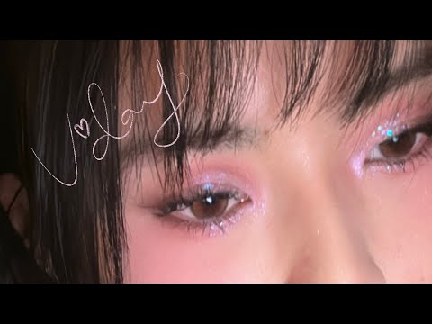 Video: Glittery Eye Makeup Tutorial