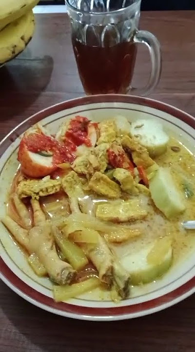 Nikmatnya Kuliner Lontong, Telor, Tahu Plus Ceker Di Cirebon