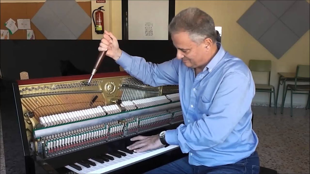 afinación de piano vertical (3), por Luis Meyerhans - YouTube