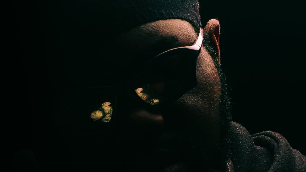 Bouquet de Fleurs (clip officiel) - YouTube