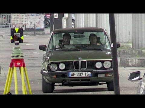  EXCLUSIVO: Tom Cruise choca su auto dos veces durante el rodaje de Misión Imposible 6 en París - YouTube