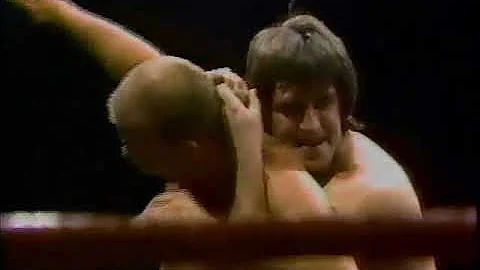 Kelly Kiniski vs Steven Casey Jones. Ft Worth 1985