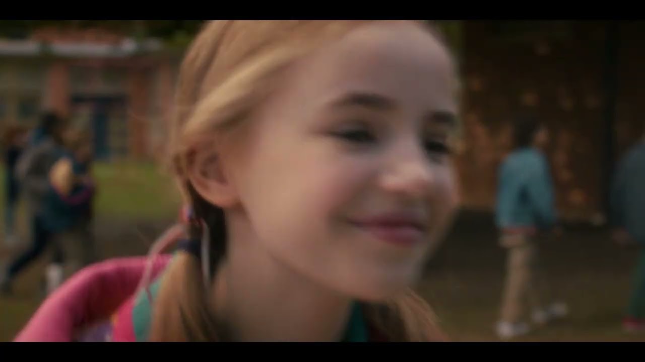 KAUN HAI JO HOLLY SE MIL RHA HAI?