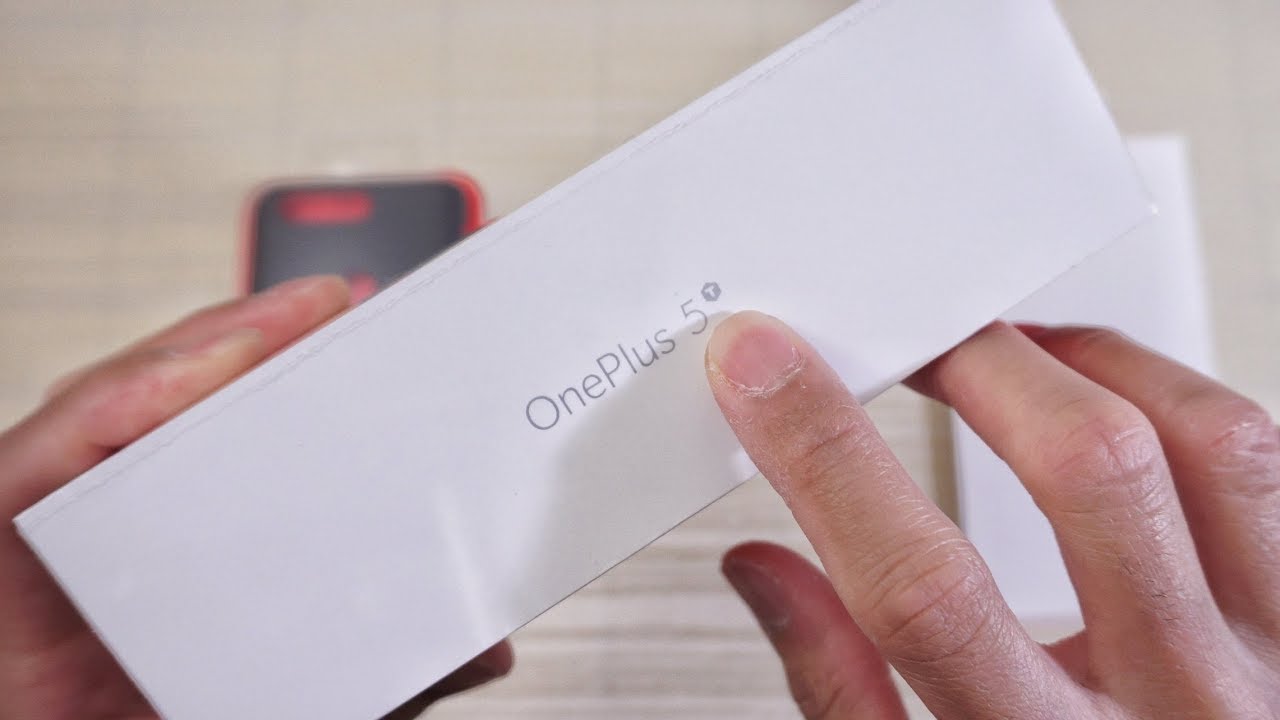 OnePlus 5T - Unboxing! Great Bang for Buck!