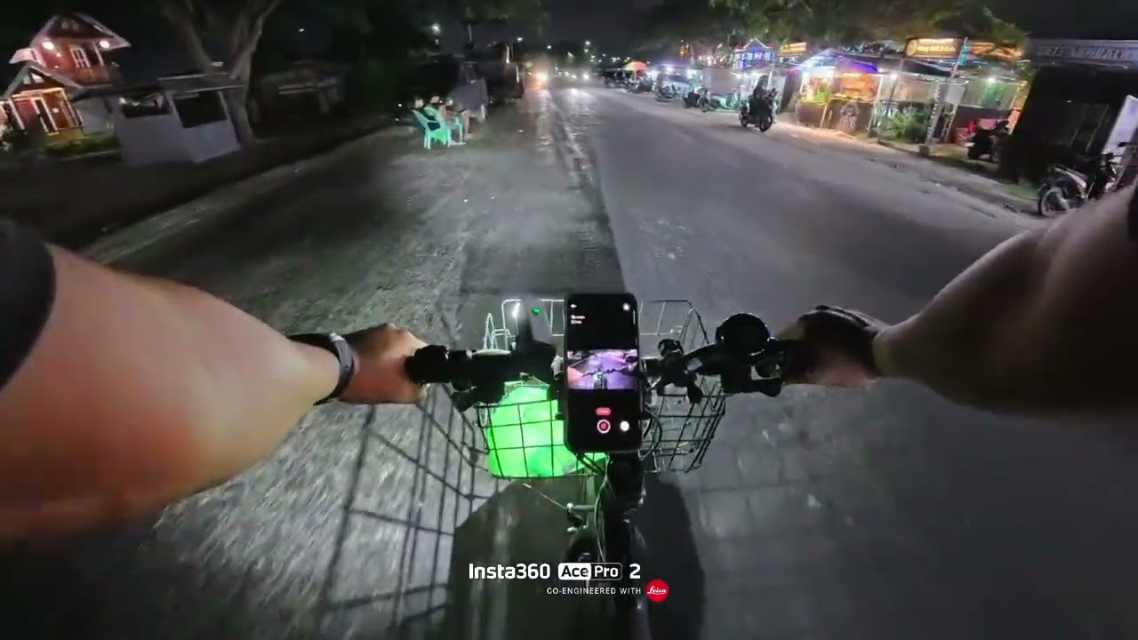 night ride sepeda Tandem. insta 360 ace pro 2 mode pure video