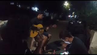 Status wa main gitar bareng teman