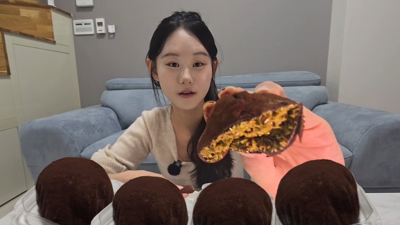 쫄깃쫄깃한 두바이쫀득쿠키 먹방!! Dubai Chocolate Mochi Mukbang!!