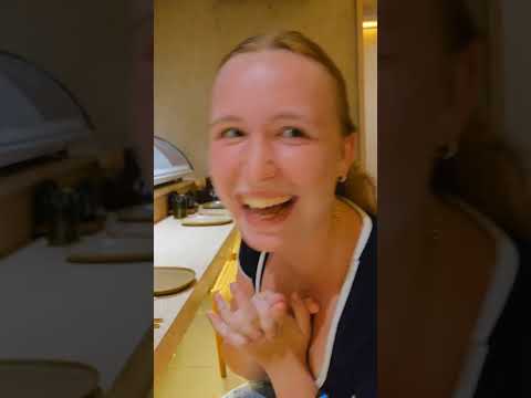 اون همیشه گرسنه ست روابط دوستانه خنده دار بالی