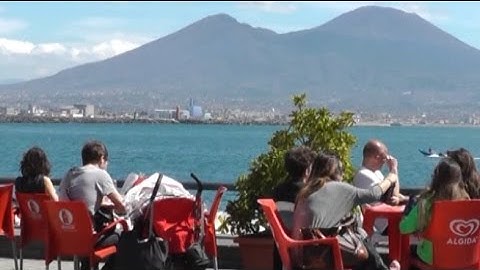 Napoli - Boom di turisti in vista di Pasqua e Pasquetta -1- (19.04.14)