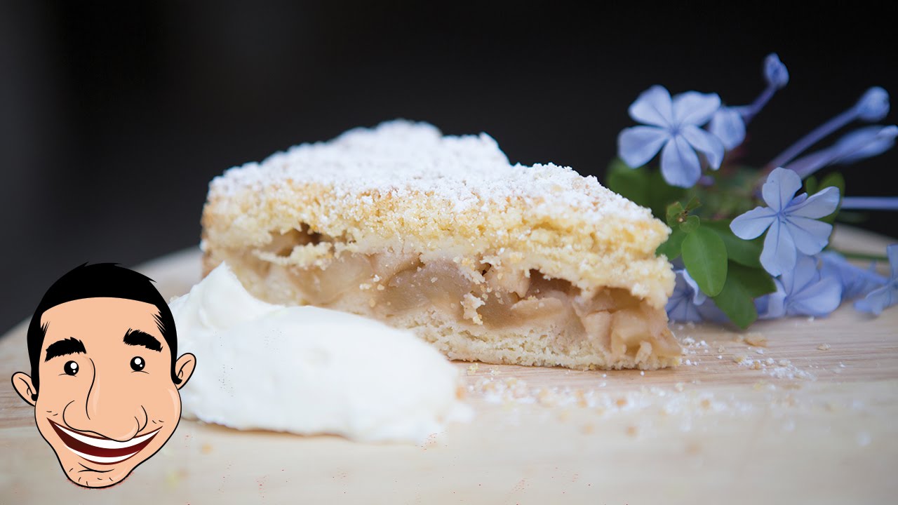 Best APPLE CRUMBLE | Homemade Italian Apple Pie (Sbriciolata di Mele) | Vincenzo