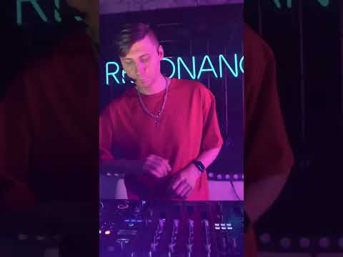Простой, но эффектный лайфхак для разнообразия вашего Dj сета😉