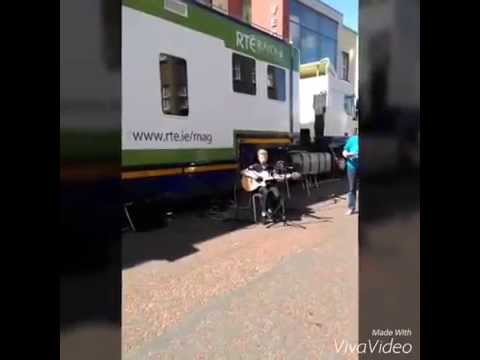 Riptide - Vance joy - As gaelige - Radio NaGaeltachta