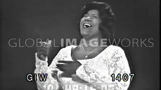 Mahalia Jackson - It Don't Cost Very Much & Keep Your Hand on the Plow (Live 1964)