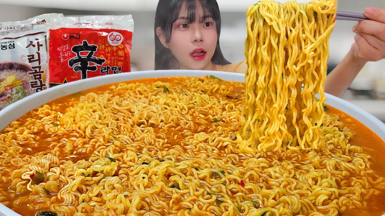 Смешал два вида корейской лапши — 10 пачек исчезли мгновенно 🍜😱Korean eating show mukbang