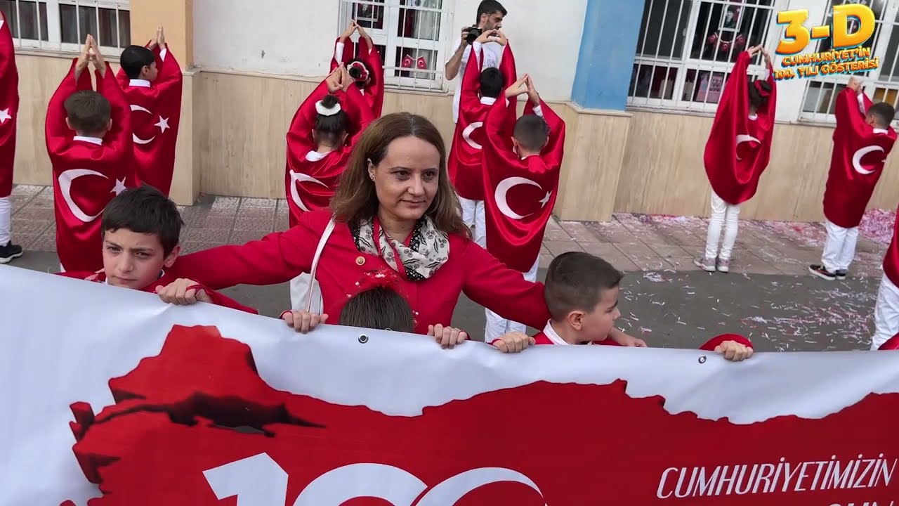 3-D Sınıfı Vatan Marşı | Cumhuriyet'in 100. Yıl Gösterisi - Sabri Artam Vakfı İlkokulu