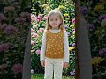 Gilet fille (2 ans) fait main. 100% acrylique anti-bouloche. Sur commande ! ✨