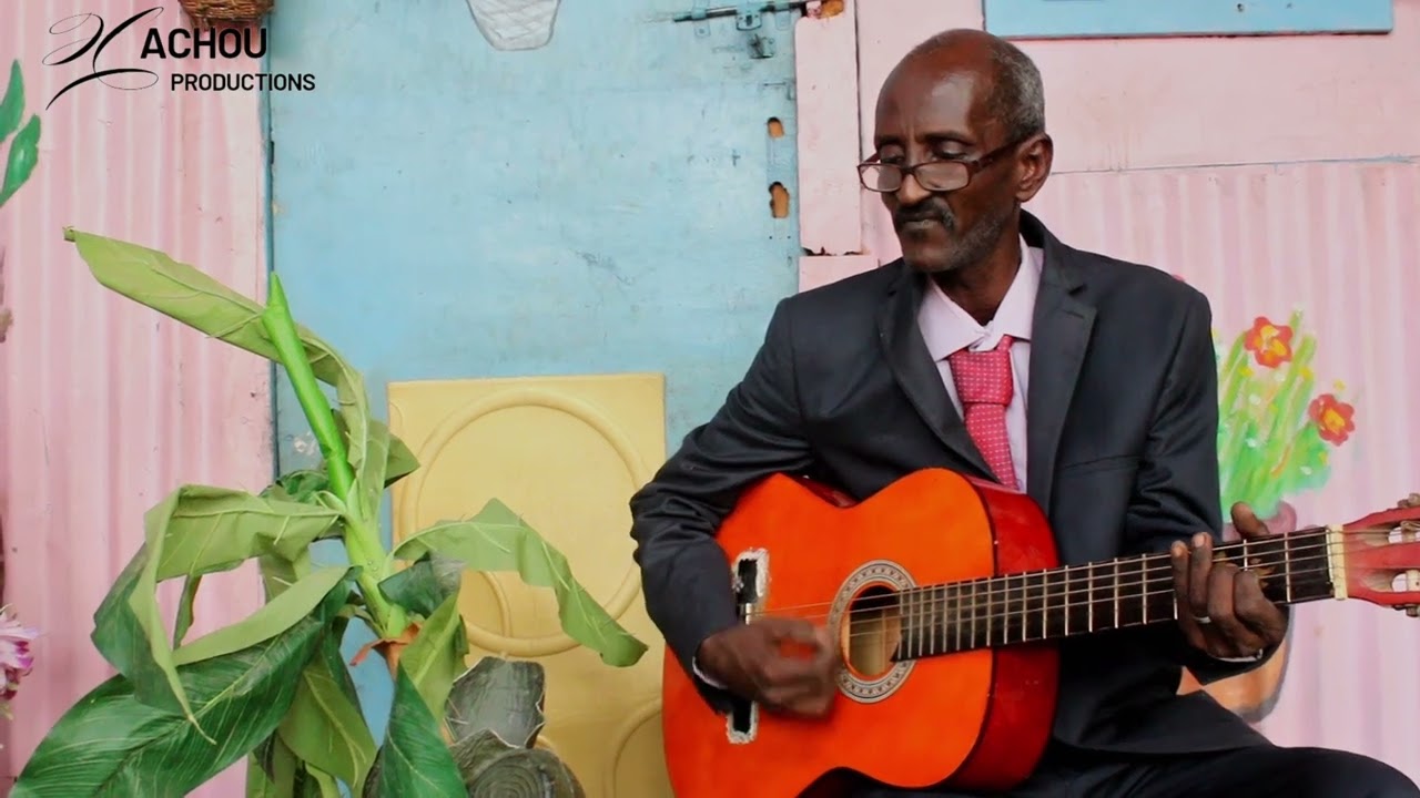Mohamed Hassan Ahmed alias Eldo warios est un célèbre artiste et compositeur des chansons afar !