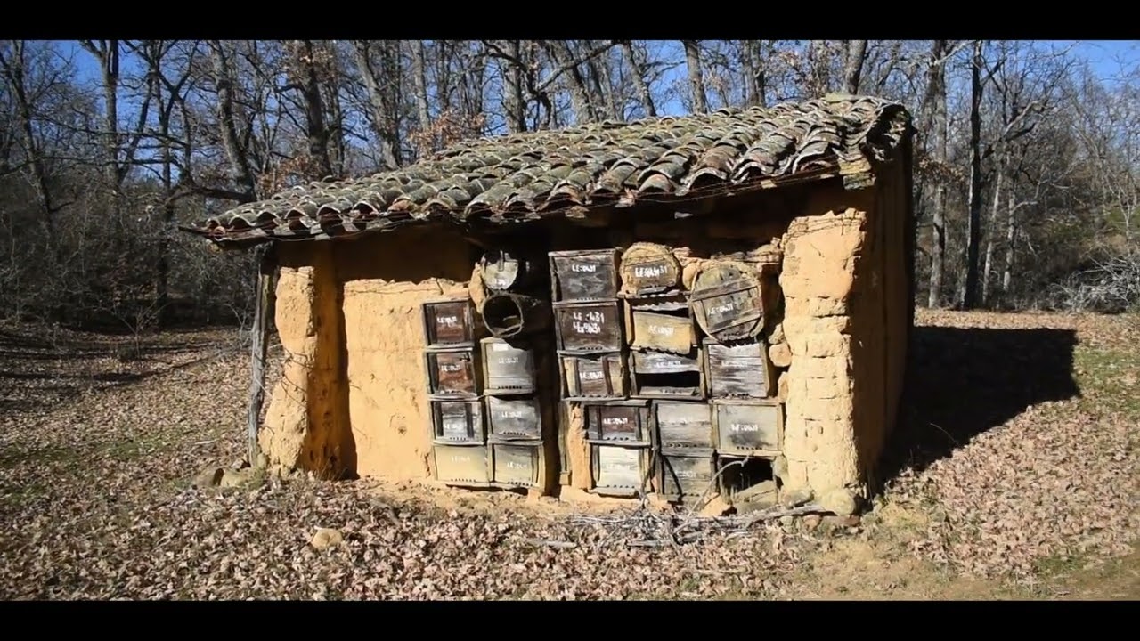 Colmenares de adobe - Villazanzo de Valderaduey (León)
