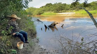  EU PESQUEI UM MONSTRO! 🎣ESSE PEIXE QUASE ME LEVANTOU DO BARRANCO NÃO ACREDITO NO TAMANHO DISSO!!!