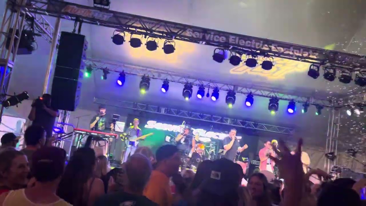 Philadelphia Funk Authority covering  Dazz Band Let It Whip @ Musikfest 2025