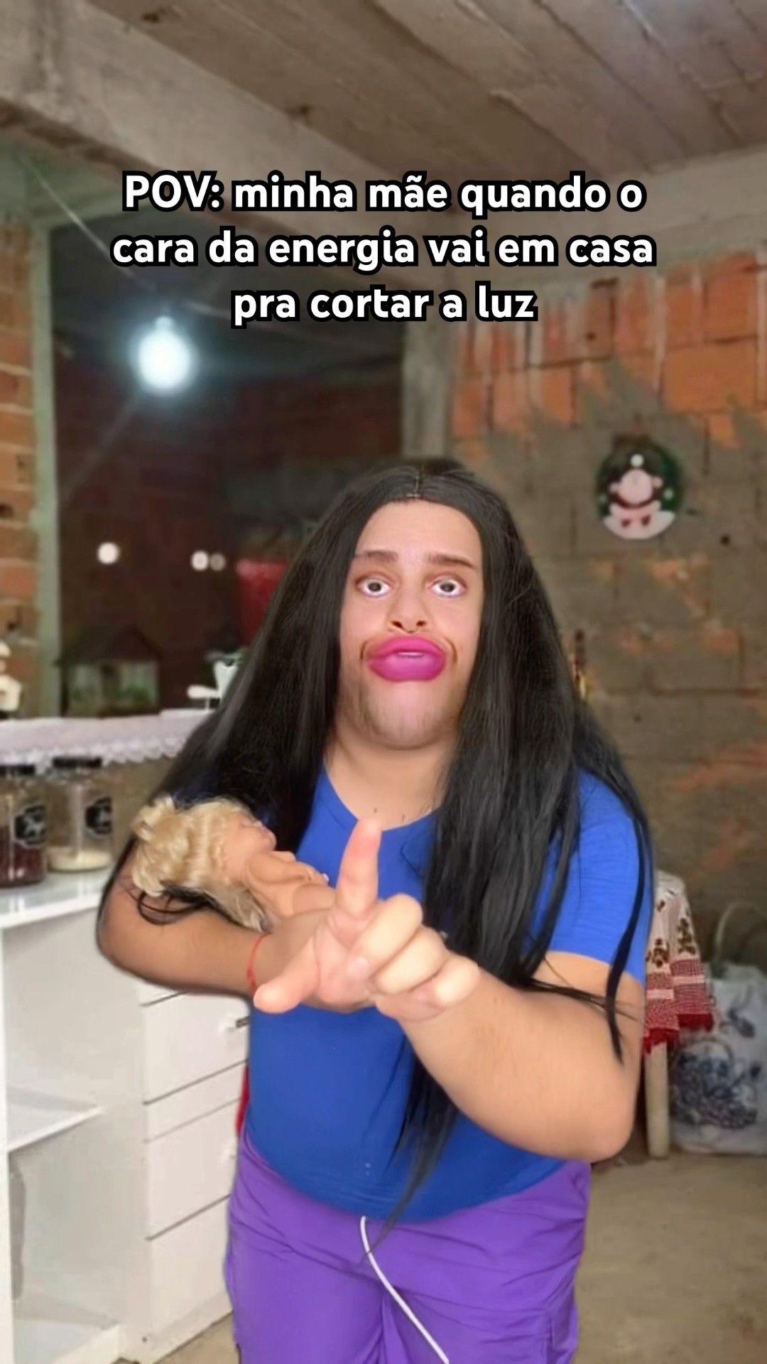MINHA MÃE QUANDO O CARA DA ENERGIA VAI EM CASA PRA CORTAR A LUZ