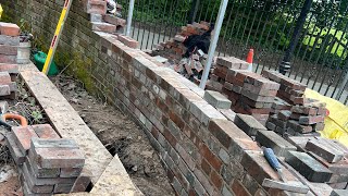 Bricklaying on a bank holiday Monday 🧱😃 #bricklaying #construction #youtuber #tradesman  #youtube