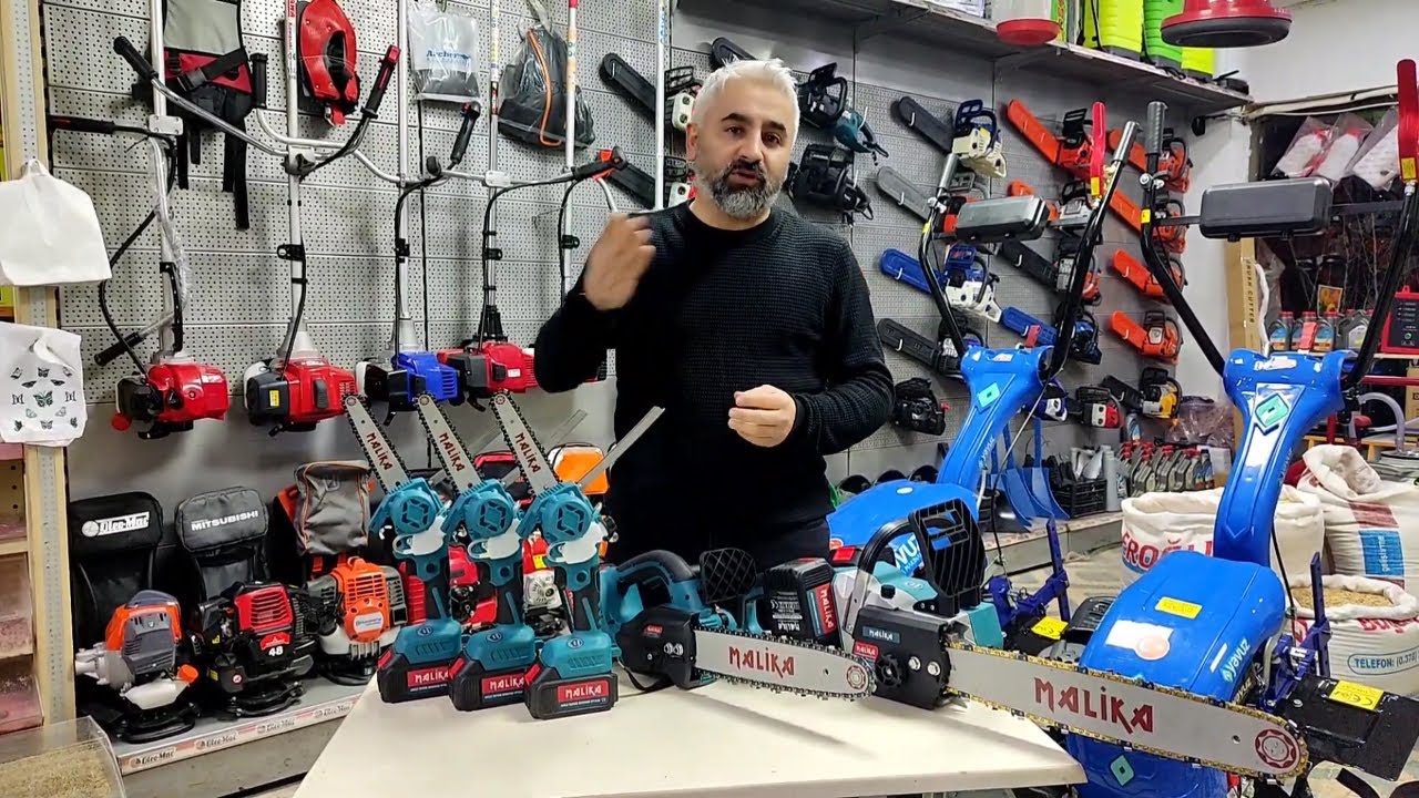 AKÜLÜ TESTERELERİN YENİ GÖZDESİ MALİKA ÜÇÜ BİR ARADA