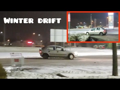 Opel Astra G Drift at the shopping center