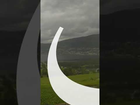 اللهم صل وسلم على ذي القدر العلي والنور البهي والمقام السني سيدنا ونبينا محمد وعلى آله وأصحابه