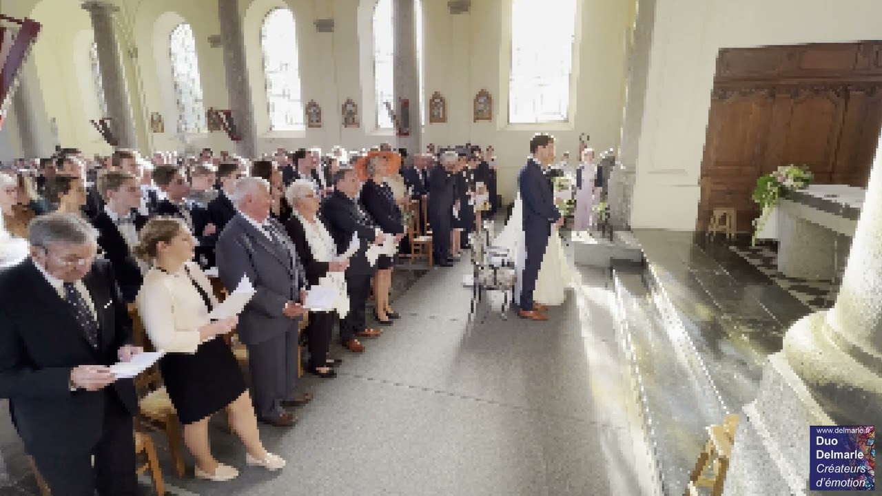 Chanteuse et organiste animent votre cérémonie de mariage à l'église : messe / bénédiction nuptiale.