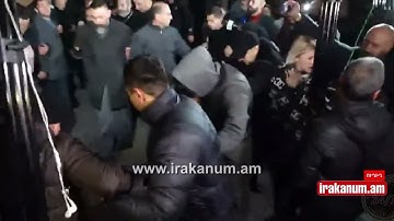 «Bentley» Կճոյանին և մնացած դավաճան սրբազաններին պատ կազմած տանում են ՔՊ-ականները