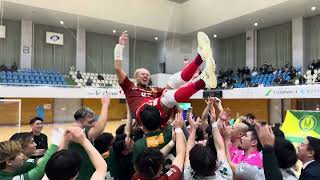 白山冨田選手　胴上げ