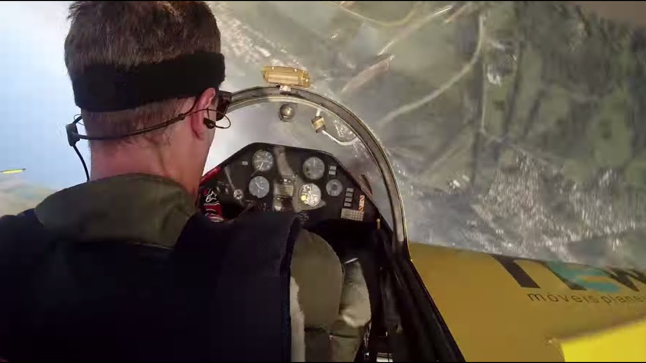 Best aerobatics maneuvers by Francis Barros - Sukhoi Su-31