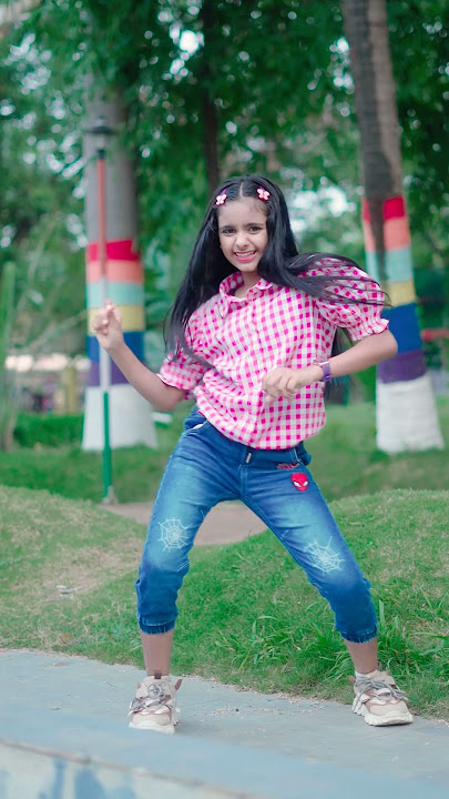 Chalti hai kya 9 se 12 | Salman khan | Karishima Kapoor | song | dance video | #shorts #dance