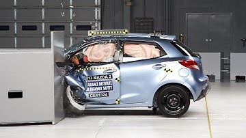 2013 Mazda 2 driver-side small overlap IIHS crash test