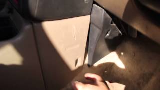 Fuse box Location in a 1999 Saturn S Series