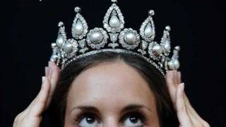 How UK Royals and Celebrities Wear Their Pearl Necklace Jewellery.wmv