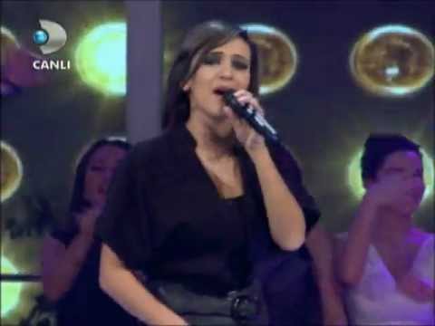 Nihal Yalcin & Ne Kadar Güzelsin - Beyaz Show [ 6.1.2012 ]