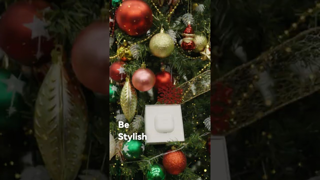 Tune in to all your favorite holiday tunes. 🎶 #Huawei #ASMR