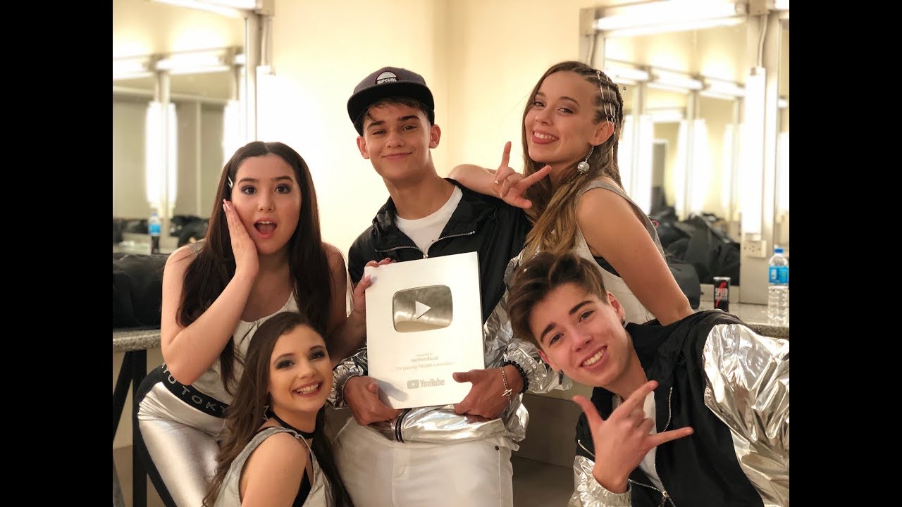 Recibimos de sorpresa el BOTON DE PLATA de #Youtube