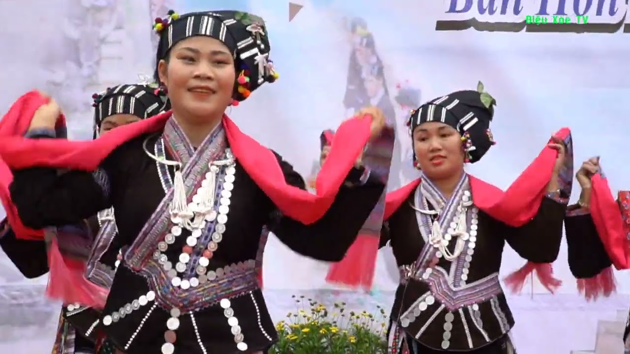 TIẾP TỤC CHƯƠNG TRÌNH VĂN NGHỆ TẠI LỄ HỘI SÚ KHON KHOÀI XÃ BẢN HON TAM ĐƯỜNG LAI CHÂU