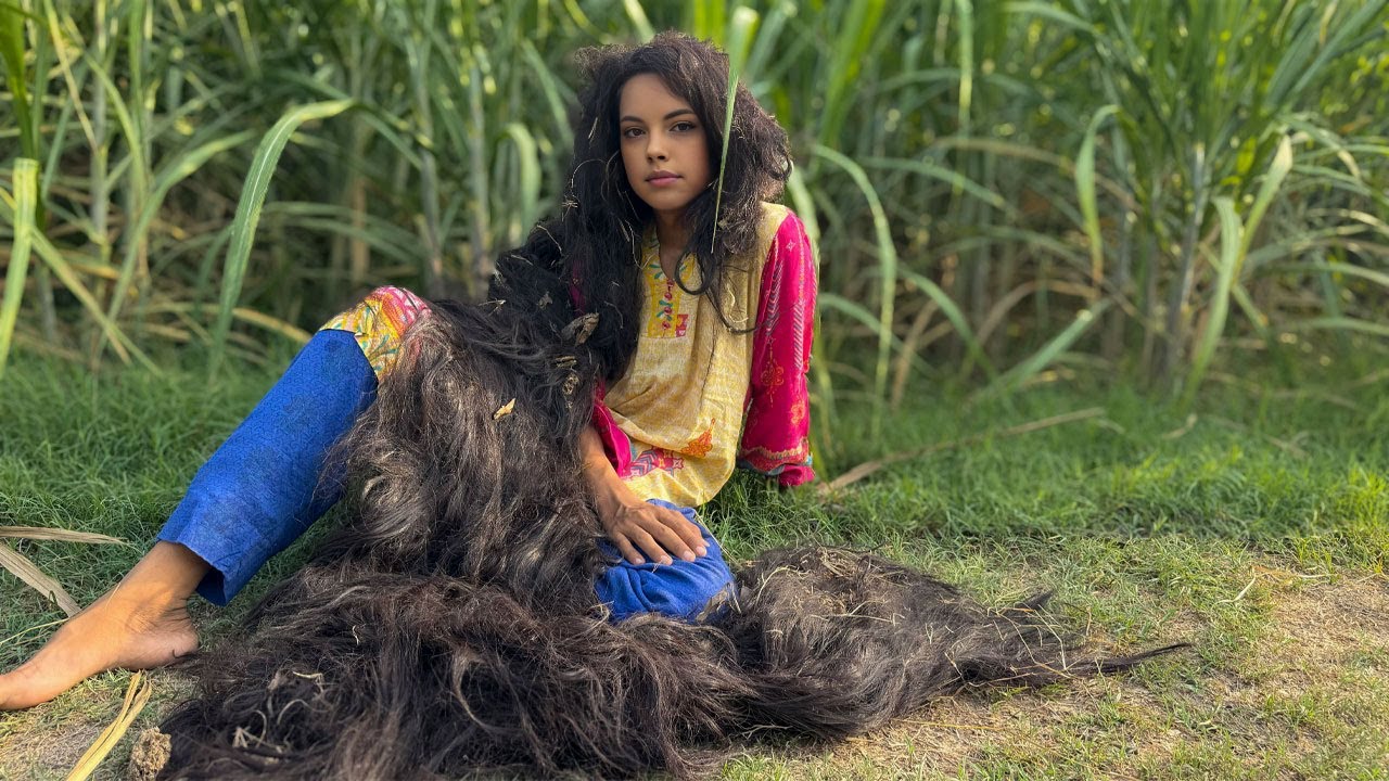 Она годами скрывала свои волосы… Никто не ожидал такой трансформации.