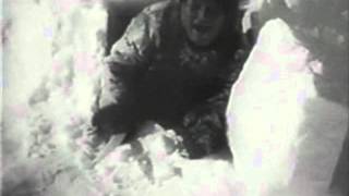 Nanuk Costruisce Un Igloo - 1922Cop.wmv